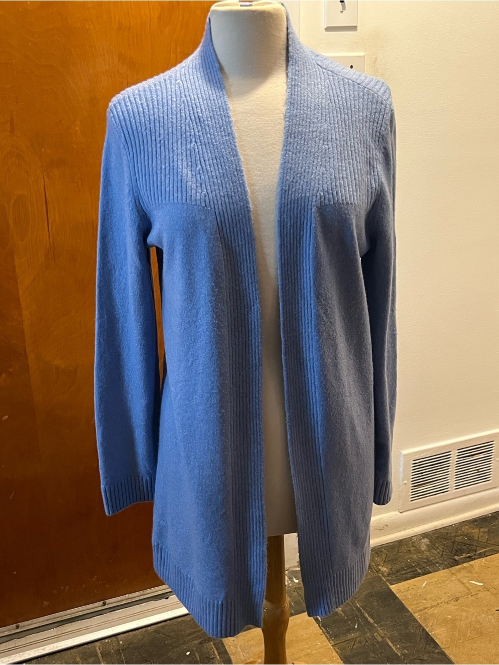 Talbots Women's Light Blue Open Front Cardigan Sweater Size Large. Excellent Con